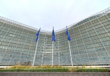 ЕС вызвал поверенного рф и заявил, что российские угрозы "пахнут отчаянием"