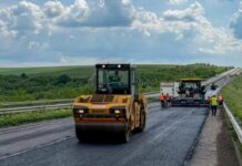 Трасу Київ — Одеса терміново ремонтують: де працює техніка