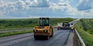 Трасу Київ — Одеса терміново ремонтують: де працює техніка