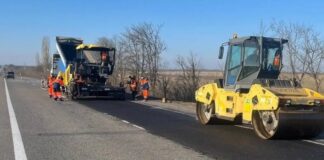 Фірма експосадовця виграла право утримувати дороги на Одещині за 230 мільйонів