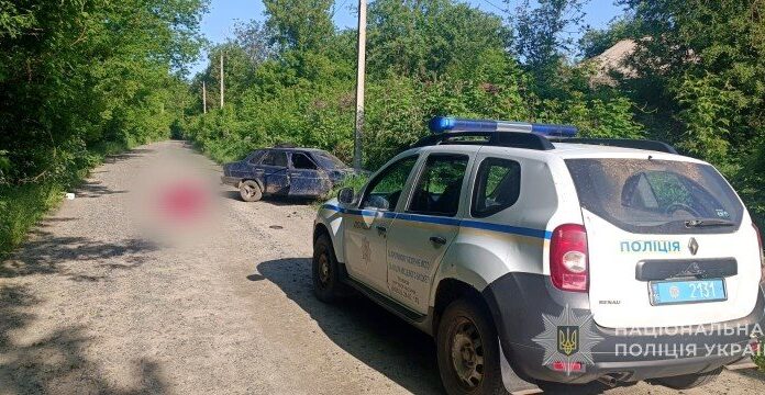 Смертельна ДТП на Одещині: легковик влетів у бетонний стовп