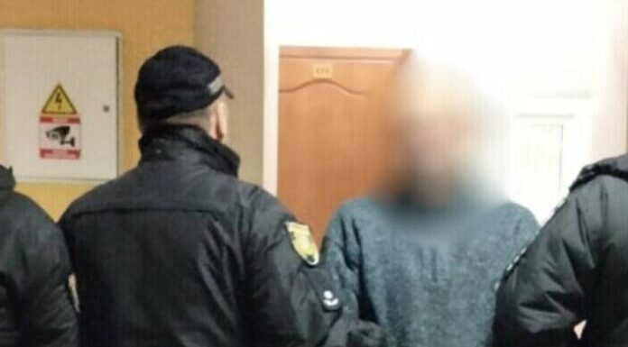 Ревнощі, алкоголь і ніж: в Одесі чоловік ледь не зарізав товариша під час застілля