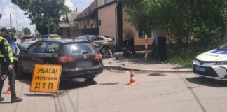 На Одещині після зіткнення авто збило дітей на тротуарі: деталі