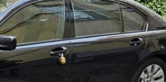 В Одесі чоловік прикріпив гранату до авто підприємця, — ФОТО