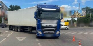 В Одесі вантажівка збила пенсіонера на пішохідному переході