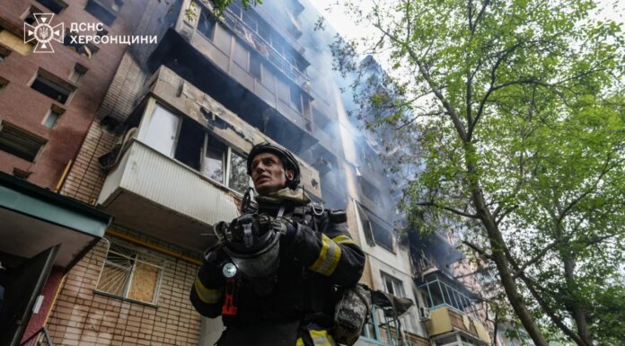 В Херсоне из-за российских атак погибли два человека, еще девять пострадали
