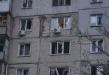 Враг ударил дронами по многоэтажке в Запорожье: 10 раненых
