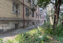 Удар рф по супермаркету в Запорожье — ранены ребенок и его отец