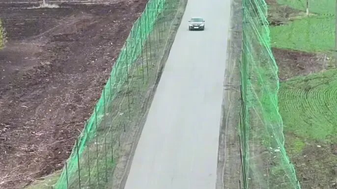 В мае обустроили 211 километров дорог с антидроновой защитой