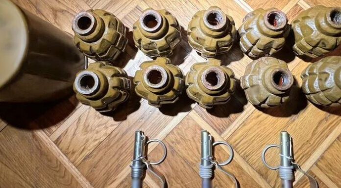 В Одесі судитимуть чоловіка за збут наркотиків та незаконне зберігання зброї