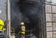 В Одеському районі загорівся склад із текстилем: що відомо про пожежу