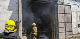 В Одеському районі загорівся склад із текстилем: що відомо про пожежу
