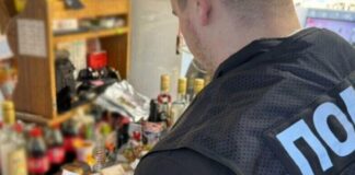 В Одесі бариста судитимуть за збут наркотиків і психотропів: що знайшли під час обшуків