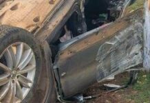 На Одещині водій влетів у електроопору та покалічив двох підлітків
