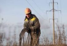 На Одещині енергетики повернули світло для 76,7 тисяч родин після обстрілів