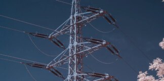 В Украине «острая необходимость» экономить электроэнергию из-за аномальной жары, перебои из-за атак РФ в 5 областях