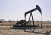 Нефть дешевеет третий день подряд после договорённости Ирана и Омана по Ормузскому проливу