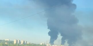 Зеленский подтвердил поражение двух российских НПЗ, катеров и судов "теневого флота"