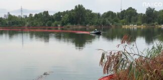 В Киеве озеро Кирилловское снова загрязнено после вражеского удара