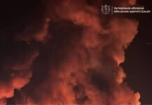 россияне атаковали Запорожье, повреждены торговый центр и частный дом