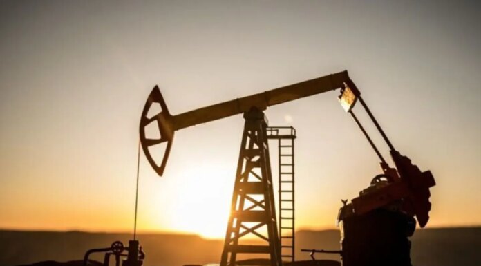 Нефть дорожает на фоне ударов по судам и застоя в переговорах с Ираном
