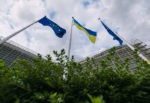 ЕС находится в контакте с Украиной по поводу гранта в размере €220 млн для фермеров и следит за ситуацией в Чёрном море на фоне атак РФ