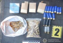 Арсенал серед побутових речей: на Одещині чоловік ховав понад тисячу набоїв і гранати