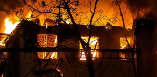 Нічна атака на Одещину: дрони вдарили по взуттєвій фабриці, спалахнули пожежі — ОНОВЛЮЄТЬСЯ