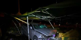 В Одеському районі автомобіль врізався у торгову палатку: загинув 20-річний брат водія
