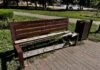 Дитячі майданчики, лавки та урни знищують: як вандали «хазяйнують» в Одесі