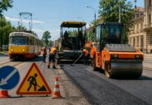 Водіям Одеси варто врахувати: де сьогодні ремонтують дороги та трамвайні колії