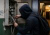 З ножем проти інтернету: в Одесі чоловік залишав будинки без зв’язку