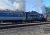 Росіяни вдарили дроном по потягу “Харків – Ізюм”, попередньо постраждали шестеро людей